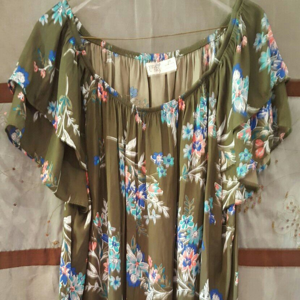Tiara And Sky Size 2X Blouse